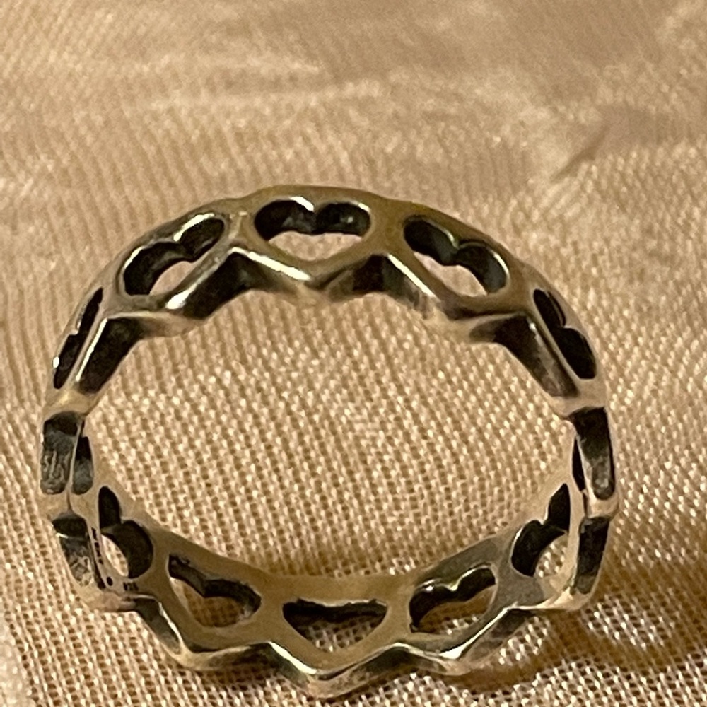 James Avery Tiny Hearts Band Sterling Silver Gem